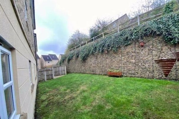 Tennyson Avenue, HUDDERSFIELD - Photo 1