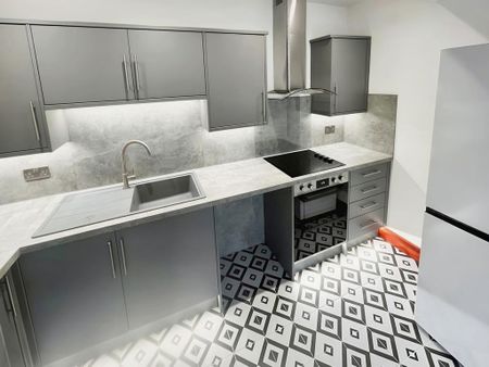 3 bedroom apartment to rent - Photo 4