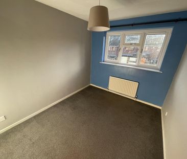 3 bedroom semi-detached house to rent - Photo 6