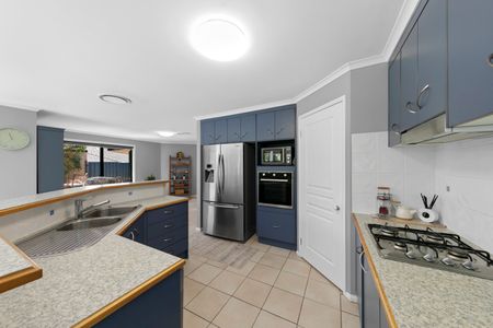 13 Prestwick Street, Fletcher NSW 2287 - House For Rent | Domain - Photo 2