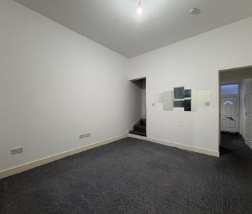 3 Bedroom Mid Terraced House For Rent - Photo 1