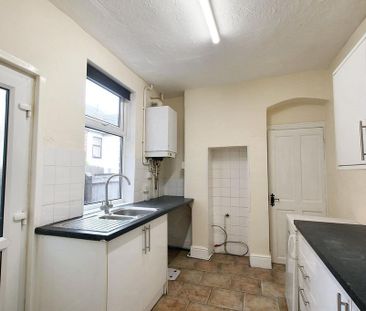 2 bedroom semi-detached house to rent - Photo 5