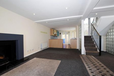 Hazel's House, 5 The Strand, Portaferry, BT22 1PE - Photo 3