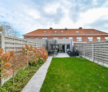 Recent gerenoveerde gezinswoning te Sint-Eloois-Winkel - Photo 3