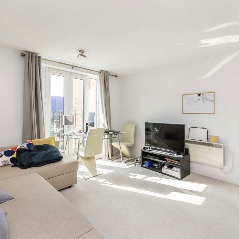 Streatham High Road, SW16 6HD, London - Photo 1