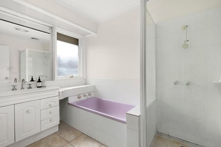 94 Arcade Way, Keilor East VIC 3033 - Photo 5