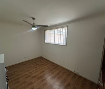 Renovated 3 Bedroom Townhouse - Photo 5