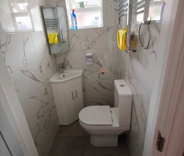 Room in a Shared House, London, E6 - Photo 5