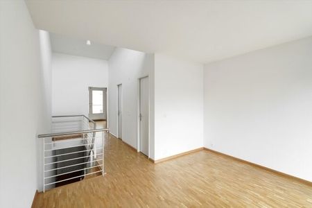 Vivre sur deux étages à proximité de la vie trépidante - Photo 5