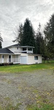 Langley Brookswood House 4Bed+ 1 Den+ 3Bath (Main Suite ) with Garage - Photo 1