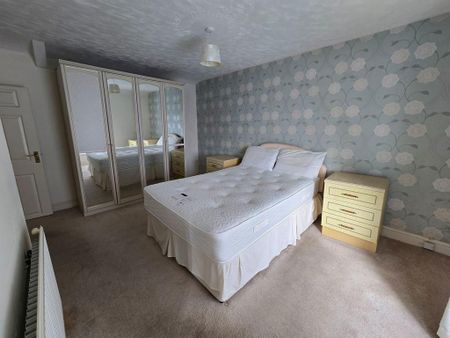 2 bedroom semi-detached house to rent - Photo 4