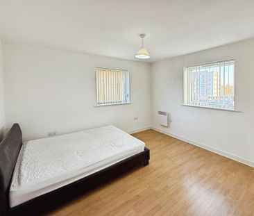 2 bedroom flat to rent - Photo 4