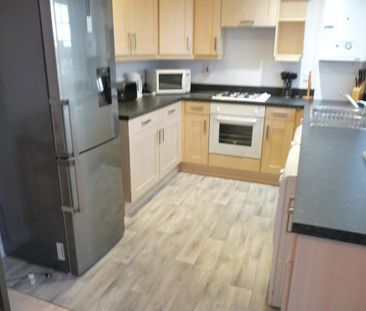 2 bedroom flat to rent - Photo 6