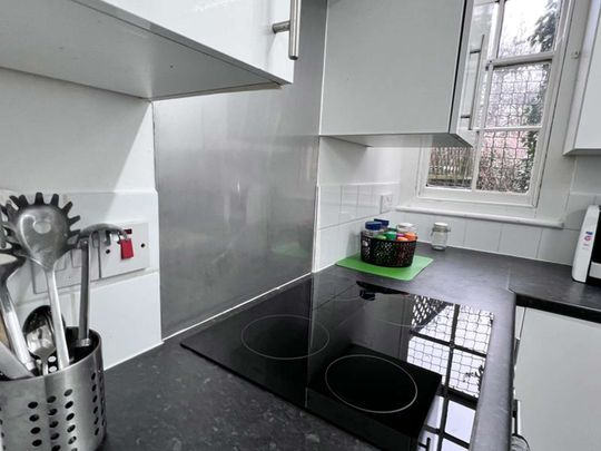 A Fine Houseshare for Rent in Oxford Rm4 Somerville - Photo 1