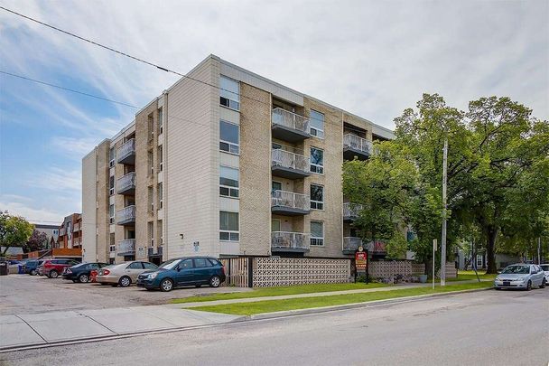 600 1 Street NE, Calgary - Photo 1