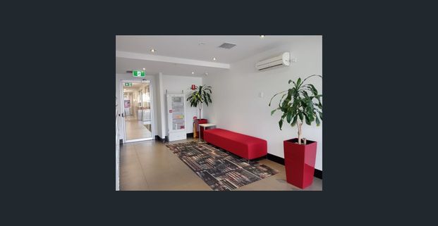 Fully furnished CBD Single Studio Available From 3rd December - Photo 1