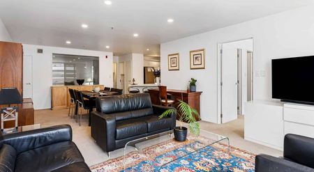 Fully Furnished Executive 2-Bedroom Apartment - Photo 5