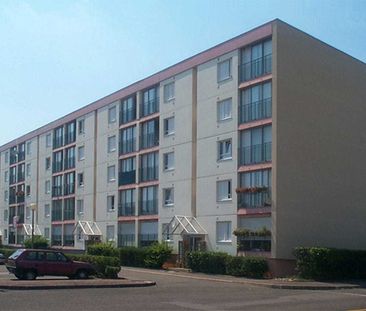 T3 de 64 m² - 8 rue ernest renan Chenôve - Photo 1