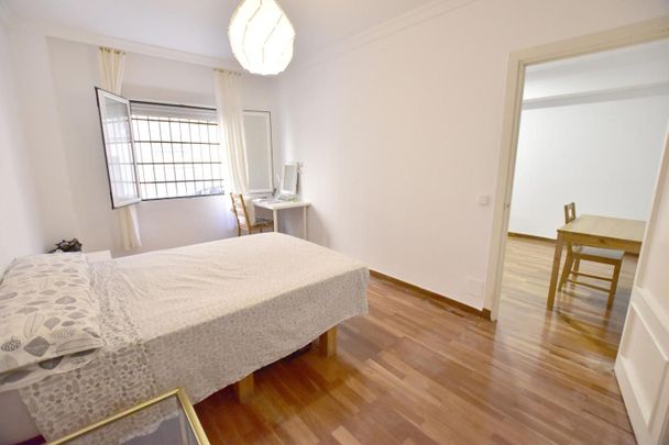 Piso de alquiler en De Los Mostenses, Universidad - Malasaña - Photo 1