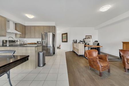 For Lease - 241 Longboat Run, Brantford, Ontario - Photo 3