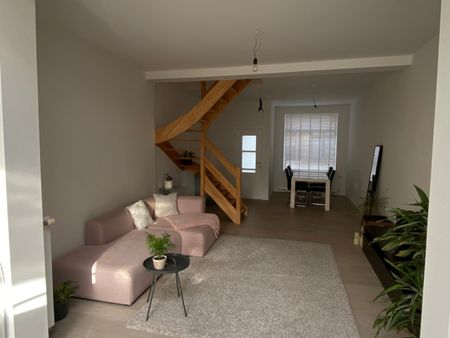 Gerenoveerde rijwoning in het centrum van Veurne - Foto 2