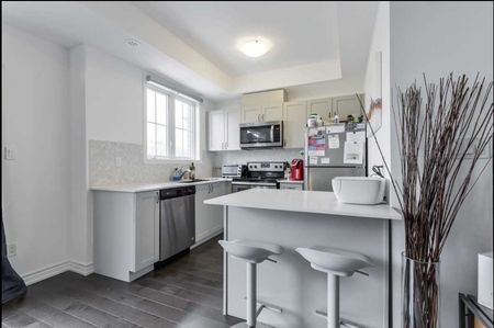 For Lease - 199 Pine Grove Road Unit# 319, Vaughan, Ontario - Photo 3