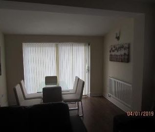 1 bedroom in a house share to rent - Photo 3