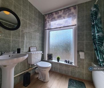 1 bedroom in a house share to rent - Photo 6
