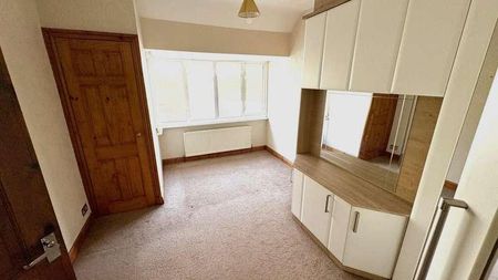 The Broadway, West Bromwich, B71 - Photo 5