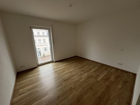4-Zimmer-Wohnung in Rehau - Aufzug - Balkon - Garage mit direktem Zugang zum Gebäude - Baujahr 2016 - Photo 3