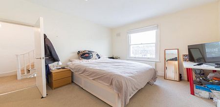 Beautiful three double bedroom flat set in a period conversion mins to tube - Photo 5