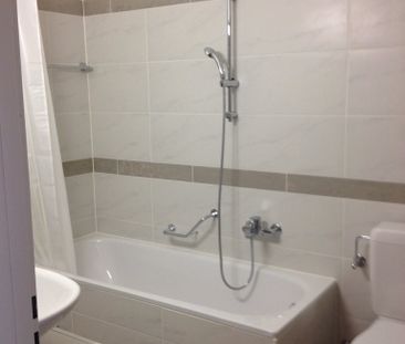 Rent a 2 ½ rooms apartment in Lugano - Foto 6