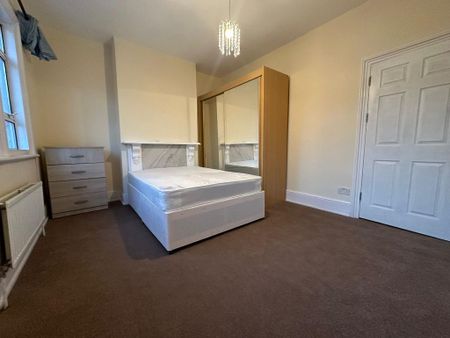 1 bedroom in a house share to rent - Photo 5