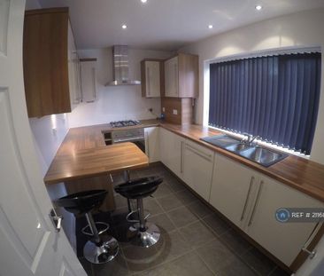 3 bedroom semi-detached house to rent - Photo 5