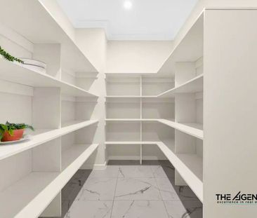 Elegant, Spacious & Perfectly Positioned Family Home in Rockbank - Photo 4