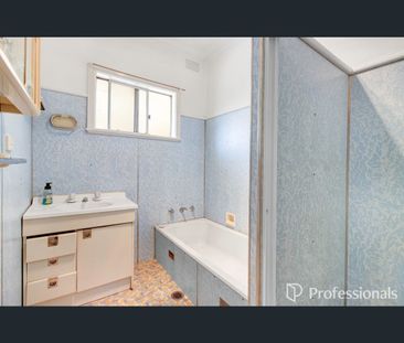 44 Tichbourne Crescent, Kooringal, NSW 2650 - Photo 3
