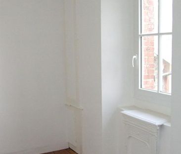 A LOUER - Maison centre ville totalement - 2 chambres, bureau, terr... - Photo 2