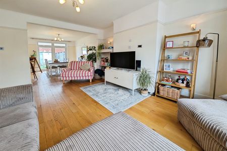 Stanton Road, SO15 - Photo 2