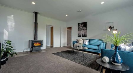 Treasure on Tremaine Avenue! - Photo 4