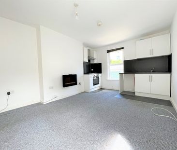 53 Connaught Avenue Flat 5 - Photo 1