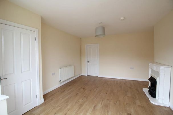 3 bedroom end of terrace house to rent - Photo 1