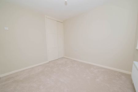 Blenheim Avenue, Faversham - Photo 4