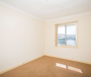 Affordable home on large block - Photo 3