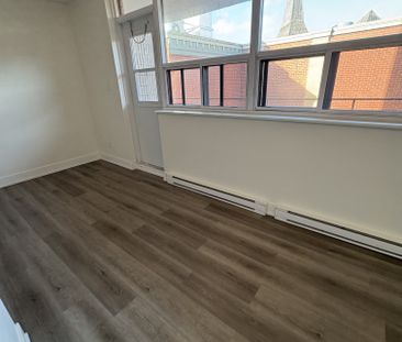 1 bedroom 1 bathroom unit available in bolton - Photo 4