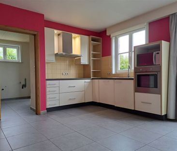 Alleenstaane woning met 4 slaapkamers, 2 garages en grote tuin - Photo 4