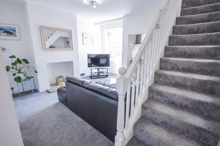 2 bedroom terraced house to rent - Photo 2