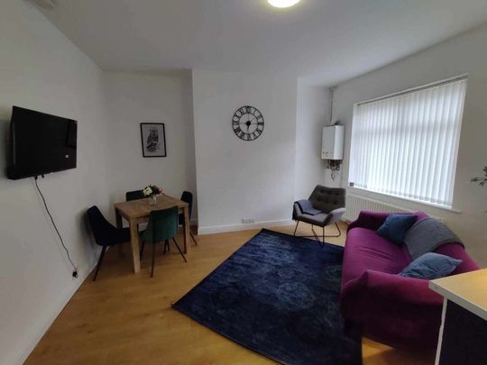 Sixth Avenue Room 5 - Photo 1