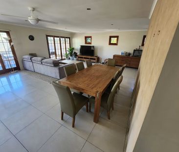 Broadbeach Waters - Photo 5