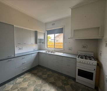 2 Bedroom House - Photo 3