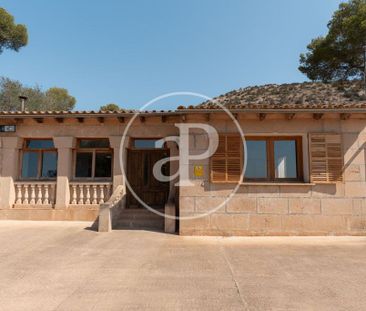 Luxury Villa for rent in Llucmajor, Spain - Photo 1